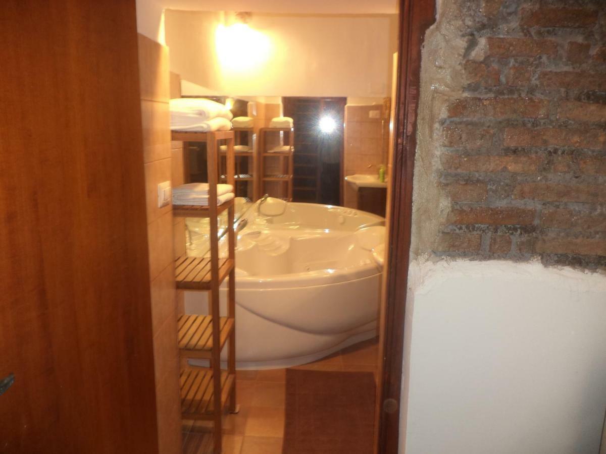 Jacuzzi Quo Vadis Apartment Rome Exterior photo