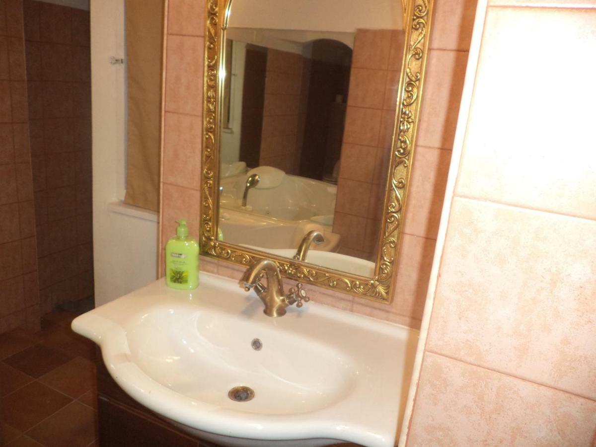 Jacuzzi Quo Vadis Apartment Rome Exterior photo